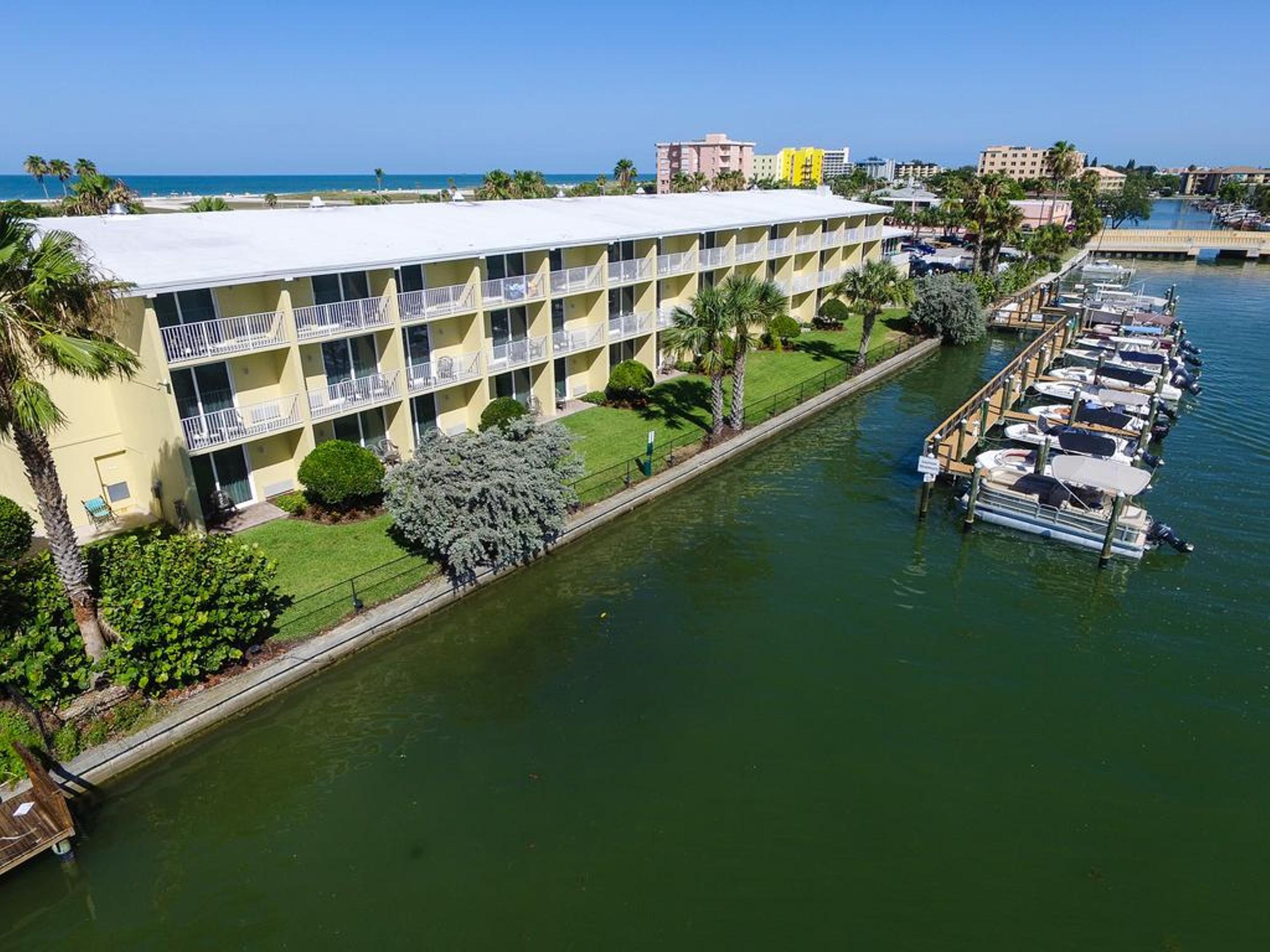 Treasure Island Hotel And Marina St. Pete Beach Exterior foto