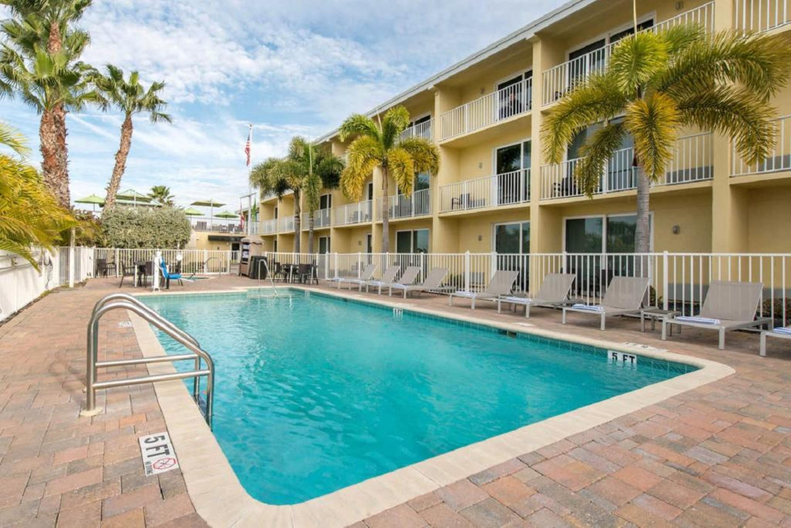 Treasure Island Hotel And Marina St. Pete Beach Exterior foto